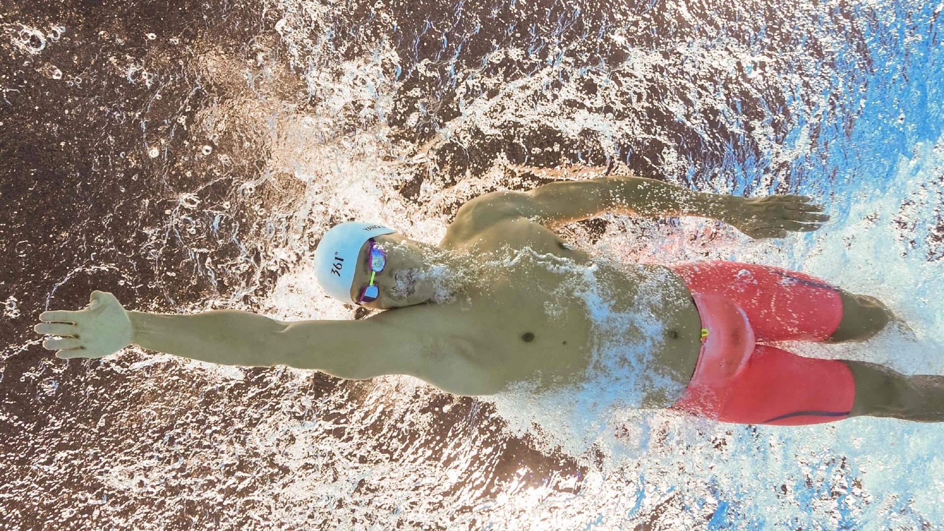 社区“花园绕圈晨跑赛” 十圈迷你赛专为老年人设计